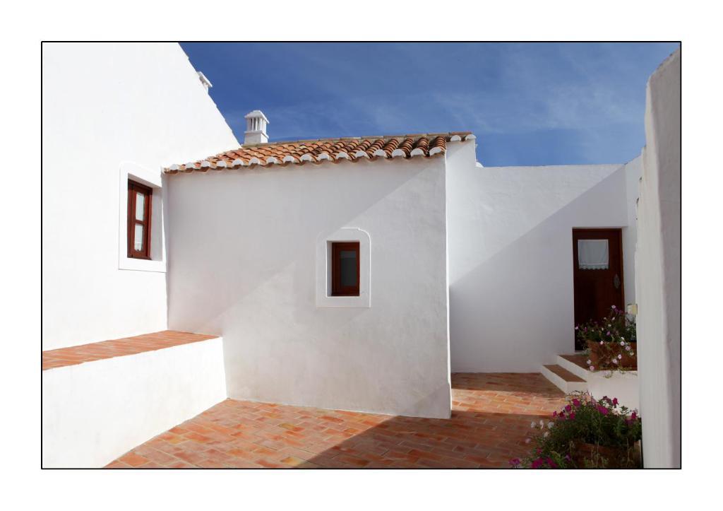 Casas Do Palheiro Velho Guest House คาสโตรมาริม ภายนอก รูปภาพ